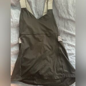 LULU LEMON Tank Built-in Support Bra. Workout. Slate Body/ Light Grey Straps (M